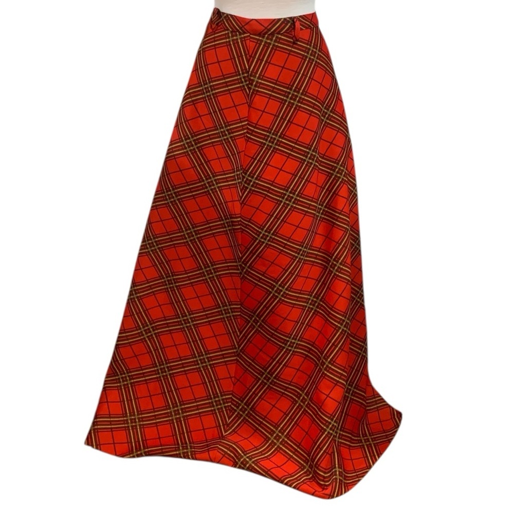 Vntg 70’s high waisted orange plaid maxi skirt w/huge sweep
Approx size 6/8